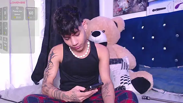 Sexys Boys Hot1 online show from 7, 11, 2025