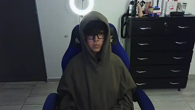 thomascooper7 online show from 5, 2, 2025