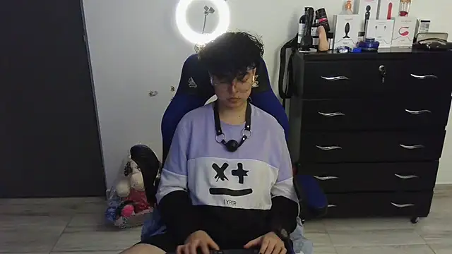 thomascooper7 online show from 23, 2, 2025