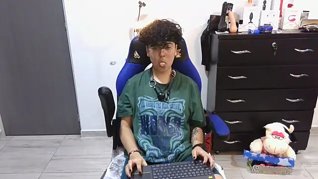 thomascooper7 online show from 2, 3, 2025