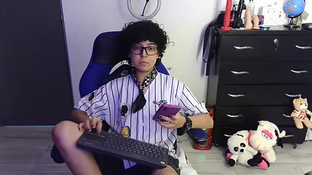 thomascooper7 online show from 18, 4, 2026