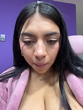 Snapshot of Christine_Laam chatting on 31, 5, 2026 Christine Laam online show from 31, 5, 2026