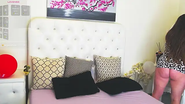 Snapshot of Ysabell01 chatting on 2, 11, 2025 Ysabell01 online show from 2, 11, 2025