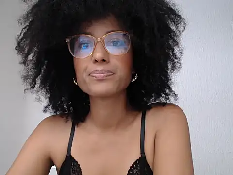 Snapshot of violettamartins chatting on 13, 4, 2026 violettamartins online show from 13, 4, 2026