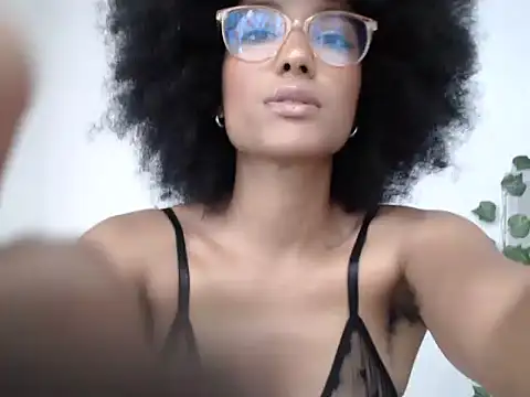 Snapshot of violettamartins chatting on 15, 5, 2026 violettamartins online show from 15, 5, 2026