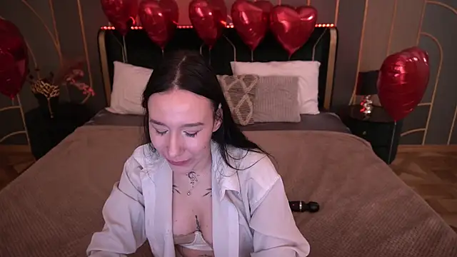 NikkiGoldSide online show from 11, 2, 2026