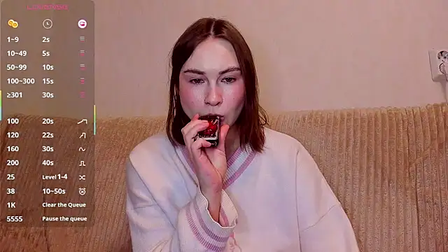 Snapshot of sleeeep_y chatting on 29, 3, 2026 sleeeep y online show from 29, 3, 2026