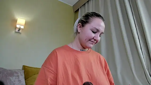 Snapshot of Debbie_Taylor chatting on 8, 1, 2025 Debbie Taylor online show from 8, 1, 2025