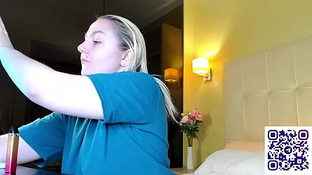 Snapshot of Debbie_Taylor chatting on 10, 10, 2025 Debbie Taylor online show from 10, 10, 2025