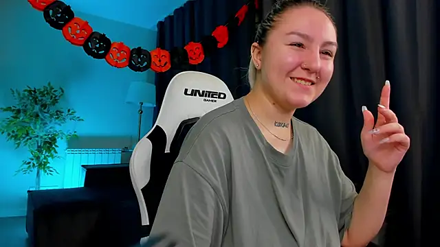 Snapshot of Debbie_Taylor chatting on 31, 10, 2025 Debbie Taylor online show from 31, 10, 2025