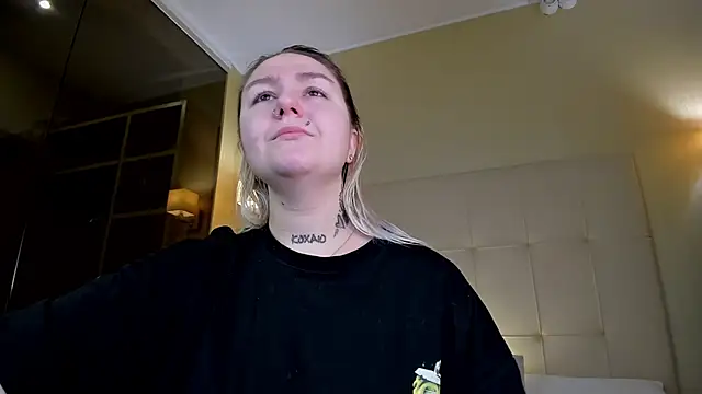 Snapshot of Debbie_Taylor chatting on 21, 11, 2025 Debbie Taylor online show from 21, 11, 2025