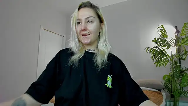 Snapshot of Debbie_Taylor chatting on 22, 11, 2025 Debbie Taylor online show from 22, 11, 2025