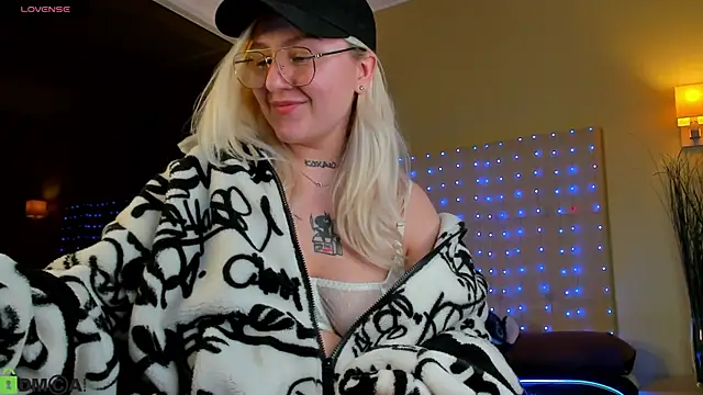 Debbie Taylor online show from 18, 4, 2026