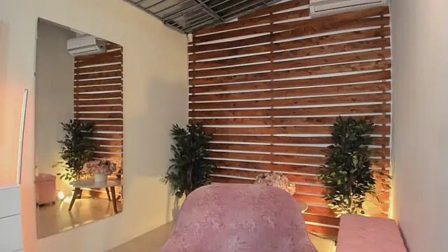 Sapphire Venuss online show from 1, 3, 2025