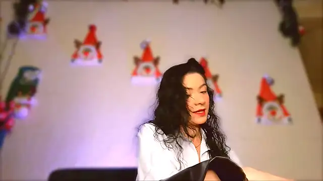 Snapshot of miabeautyxx chatting on 20, 12, 2024 miabeautyxx online show from 20, 12, 2024