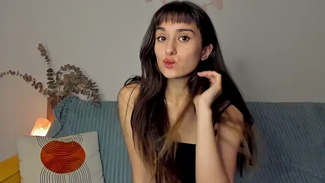 erika hoiree online show from 26, 10, 2025