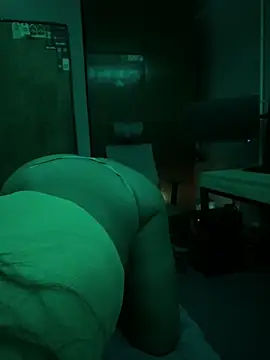 Snapshot of mismmia chatting on 18, 12, 2025 mismmia online show from 18, 12, 2025