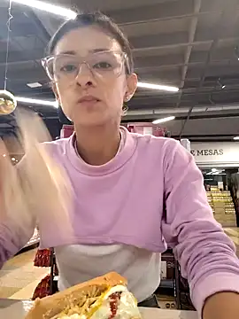Snapshot of thedianakaro chatting on 6, 12, 2024 thedianakaro online show from 6, 12, 2024