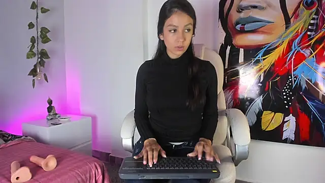 Snapshot of Luci_And_Sofi chatting on 4, 11, 2025 Luci And Sofi online show from 4, 11, 2025