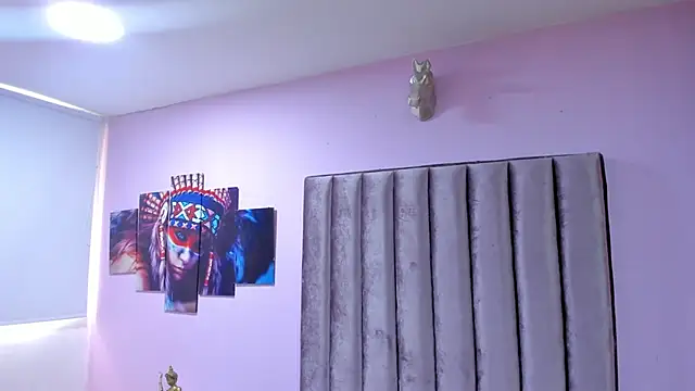 Snapshot of Luci_And_Sofi chatting on 19, 11, 2025 Luci And Sofi online show from 19, 11, 2025