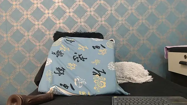 Snapshot of violeta_cute18 chatting on 11, 3, 2025 violeta cute18 online show from 11, 3, 2025