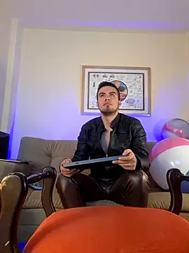 Snapshot of bradley_colt chatting on 11, 2, 2025 bradley colt online show from 11, 2, 2025