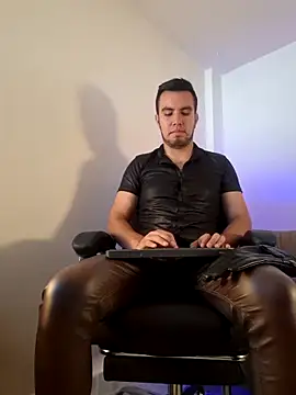 Snapshot of bradley_colt chatting on 11, 3, 2025 bradley colt online show from 11, 3, 2025