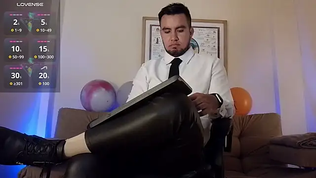 Snapshot of bradley_colt chatting on 4, 12, 2025 bradley colt online show from 4, 12, 2025