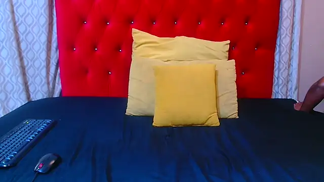 Snapshot of sexychocolatbox10 chatting on 14, 11, 2025 sexychocolatbox10 online show from 14, 11, 2025