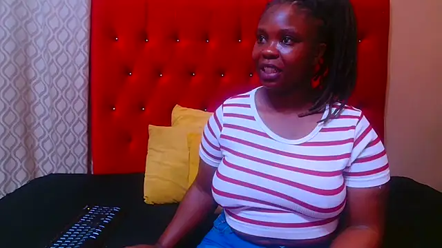 Snapshot of sexychocolatbox10 chatting on 2, 12, 2025 sexychocolatbox10 online show from 2, 12, 2025