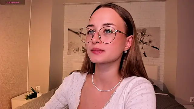 Tiffanyhunt online show from 24, 9, 2025