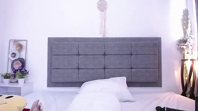 Snapshot of Vicky_Love_ chatting on 11, 3, 2025 Vicky Love  online show from 11, 3, 2025