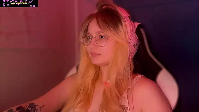 JacyWinslat online show from 11, 3, 2025