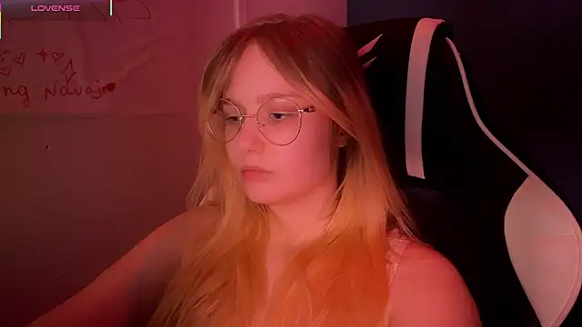 JacyWinslat online show from 11, 3, 2025