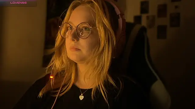 JacyWinslat online show from 9, 9, 2025