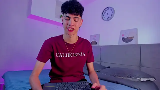 Snapshot of NeoRaptis chatting on 27, 12, 2024 NeoRaptis online show from 27, 12, 2024