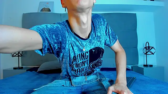 Snapshot of NeoRaptis chatting on 13, 3, 2025 NeoRaptis online show from 13, 3, 2025