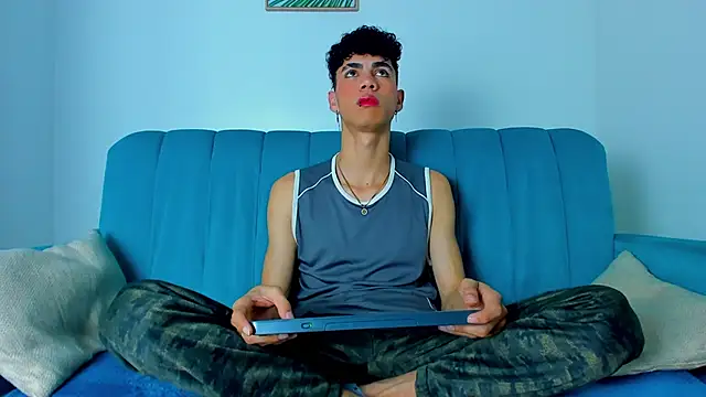 Snapshot of NeoRaptis chatting on 16, 3, 2025 NeoRaptis online show from 16, 3, 2025