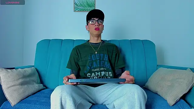 Snapshot of NeoRaptis chatting on 18, 3, 2025 NeoRaptis online show from 18, 3, 2025