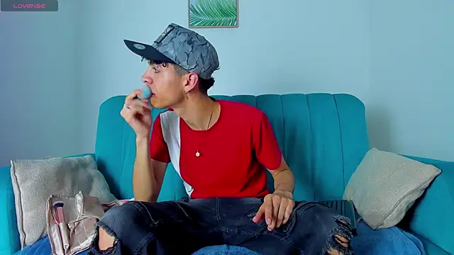 Snapshot of NeoRaptis chatting on 19, 3, 2025 NeoRaptis online show from 19, 3, 2025