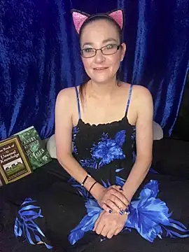 Cutebitchxh online show from 26, 4, 2026