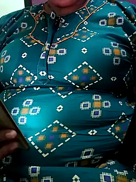 kavinila20 online show from 6, 10, 2025