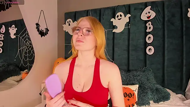 Snapshot of Alexa_Handler chatting on 28, 10, 2025 Alexa Handler online show from 28, 10, 2025