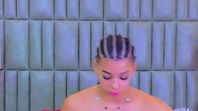 TiaraRosse online show from 13, 3, 2026