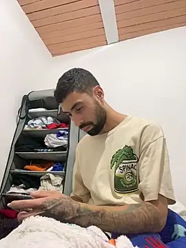 Snapshot of macg96 chatting on 16, 12, 2025 macg96 online show from 16, 12, 2025