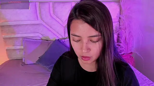 Snapshot of Rebeca_Williams_ chatting on 11, 11, 2025 Rebeca Williams online show from 11, 11, 2025