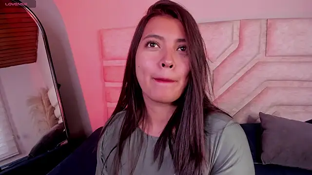 Snapshot of Rebeca_Williams_ chatting on 5, 12, 2025 Rebeca Williams online show from 5, 12, 2025