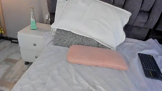 Snapshot of estefania__gomez chatting on 13, 2, 2025 estefania gomez online show from 13, 2, 2025