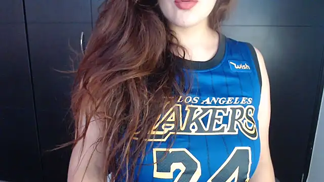 Snapshot of AdharaLujan chatting on 4, 2, 2025 AdharaLujan online show from 4, 2, 2025