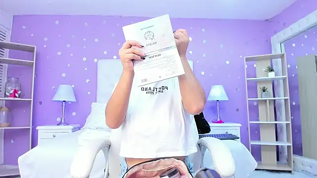 scarlette 15  online show from 14, 11, 2025